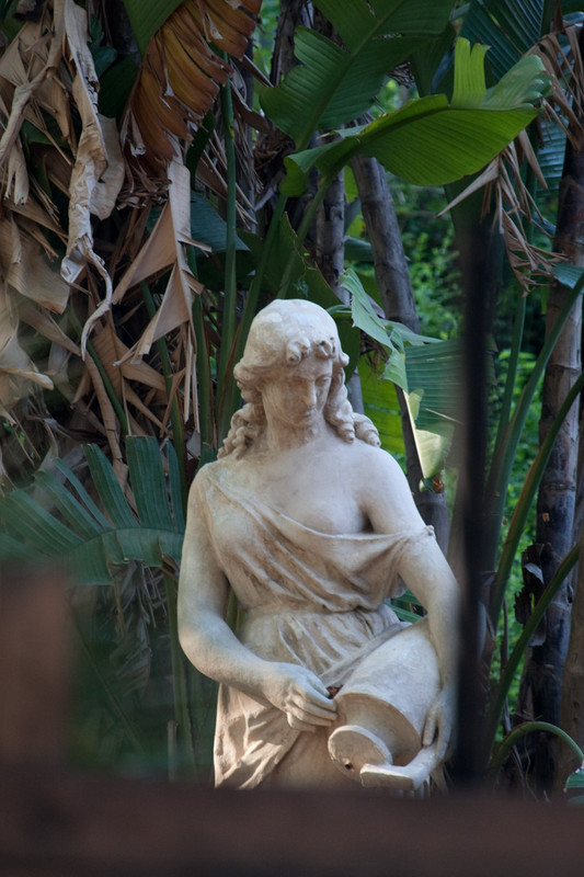 sculpture in Villa Bellini